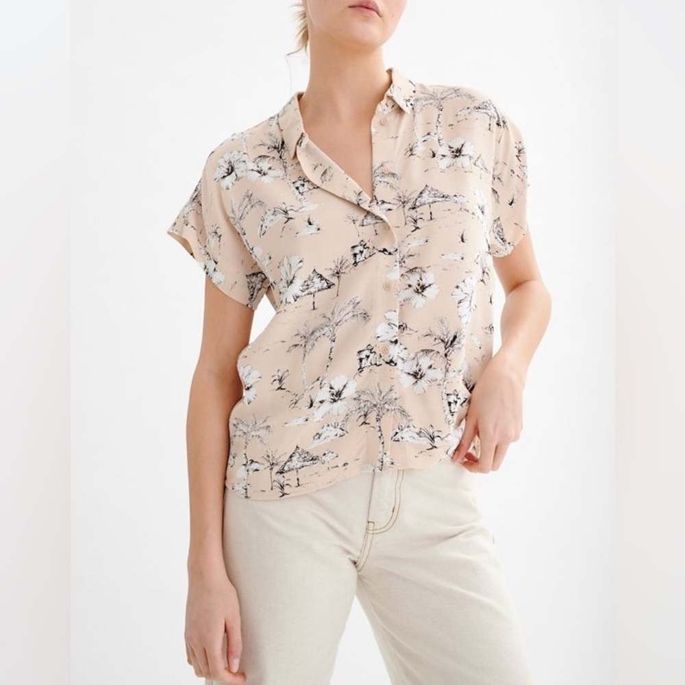 Women’s InWear Short sleeves buttoned up floral blouse size‎ 12
